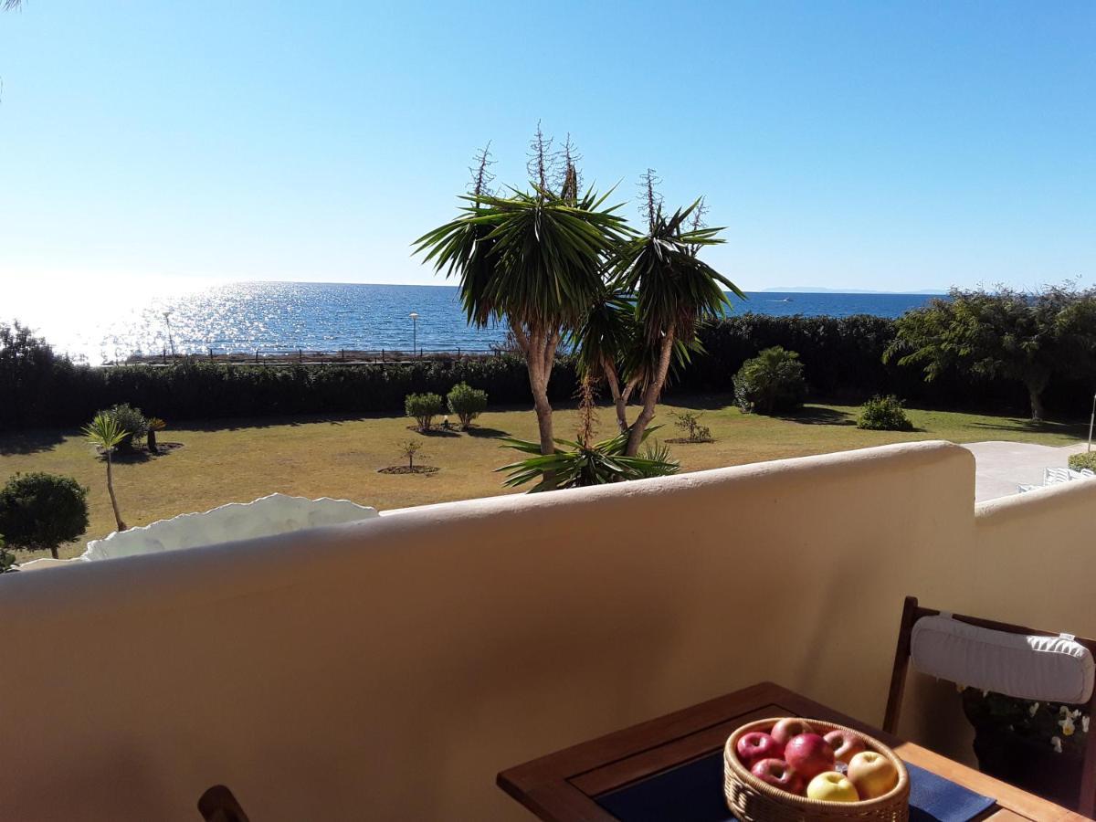 Beachfront Neptuno I, Complex,Views,Pool,Garden, Elviria Marbella Kültér fotó