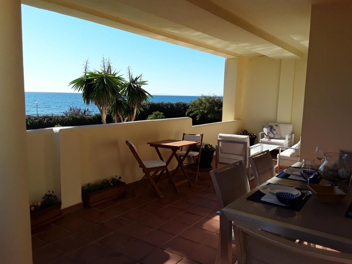 Beachfront Neptuno I, Complex,Views,Pool,Garden, Elviria Marbella Kültér fotó