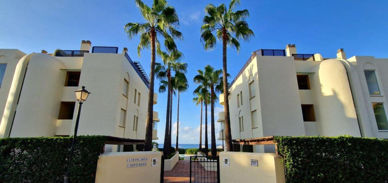 Beachfront Neptuno I, Complex,Views,Pool,Garden, Elviria Marbella Kültér fotó