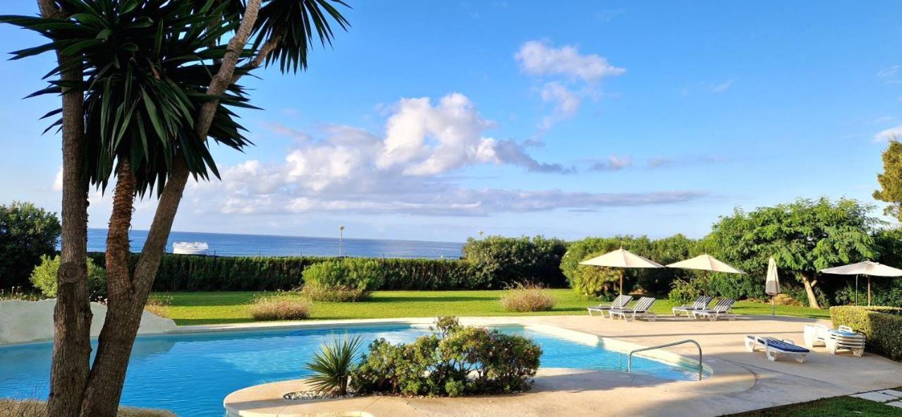 Beachfront Neptuno I, Complex,Views,Pool,Garden, Elviria Marbella Kültér fotó