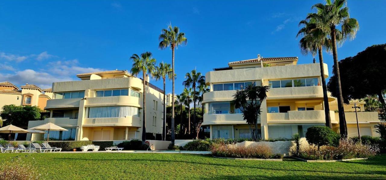 Beachfront Neptuno I, Complex,Views,Pool,Garden, Elviria Marbella Kültér fotó