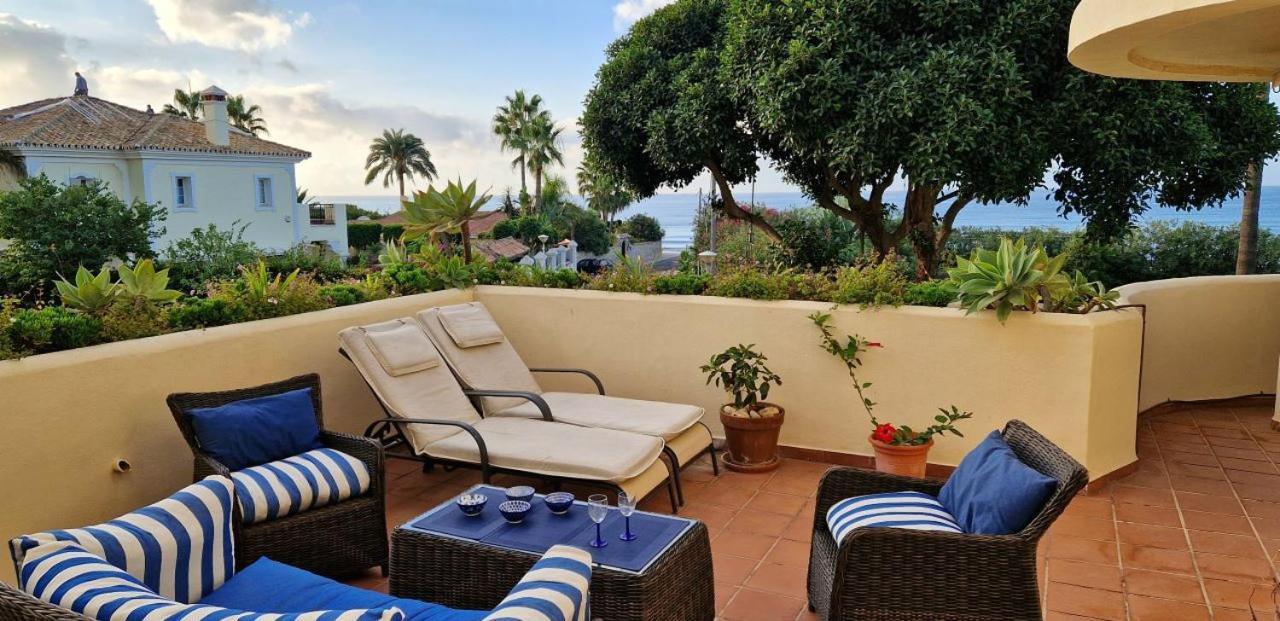 Beachfront Neptuno I, Complex,Views,Pool,Garden, Elviria Marbella Kültér fotó